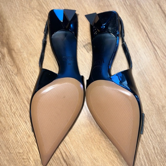 NWOT Zara Glossy Black Patent Pointed Slingback Kitten Heels - Picture 4 of 9